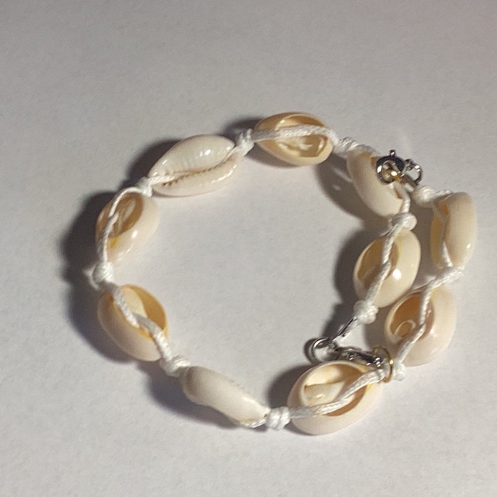 Elegant Shell Bracelet with White Cord
